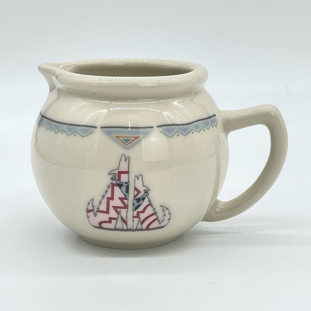 Vintage Epoch Amigo Desert Howling Wolves Round Creamer AS IS